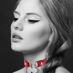 czerwony skórzany fetyszystyczny obroża sercowy kłódkowy wisiorek srebrny metalowy zawieszka para kluczy uniwersalna elegancka komfortowa trwała modna