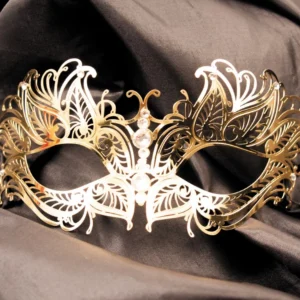 sztywna złota wenecka Greta maska metalowa ozdobiona kryształkami wiązana elegancka luksusowa karnawałowa zmysłowa teatralna unikatowa wysokiej jakości